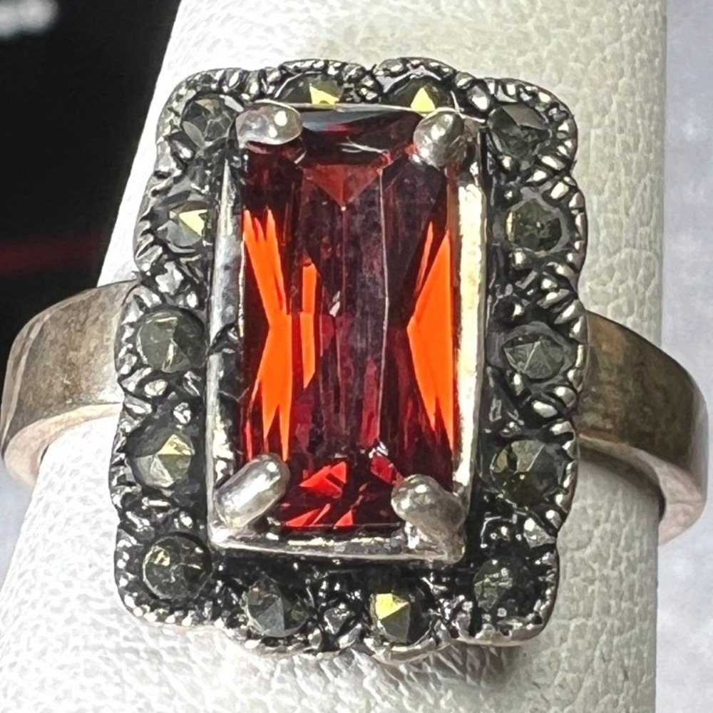 Sterling Silver Red Faceted Stone Marcasite Halo Ring Band Gold Tone Sz6.75 4.3g